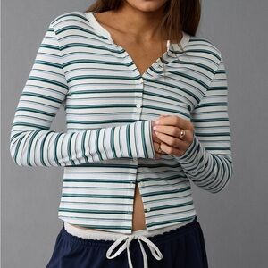 Long sleeved button up American Eagle shirt